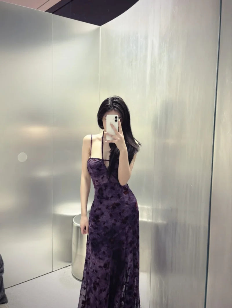 Traumhaftes Maxi-Kleid mit Blumenstickerei & Mesh – Rückenfreies Sommerabendkleid in Lila