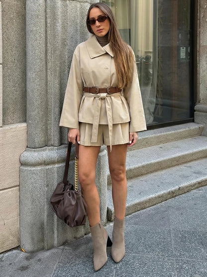 Elegantes Windbreaker-Set mit Gürtel – Taillierter Trenchcoat & Shorts für Business & Street