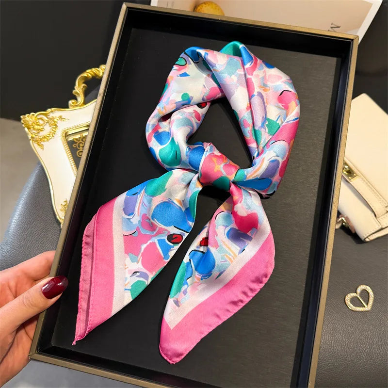 Luxuriöses Satin-Seidentuch Damen – Quadratisches Markentuch mit Blumenmuster