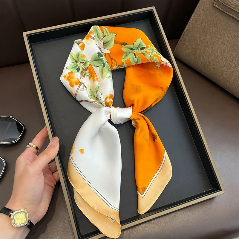 Luxuriöses Satin-Seidentuch Damen – Quadratisches Markentuch mit Blumenmuster