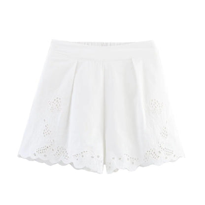 Romantisches Stickerei-Set in Weiß – Lockeres Hemd & Spitzen-Shorts