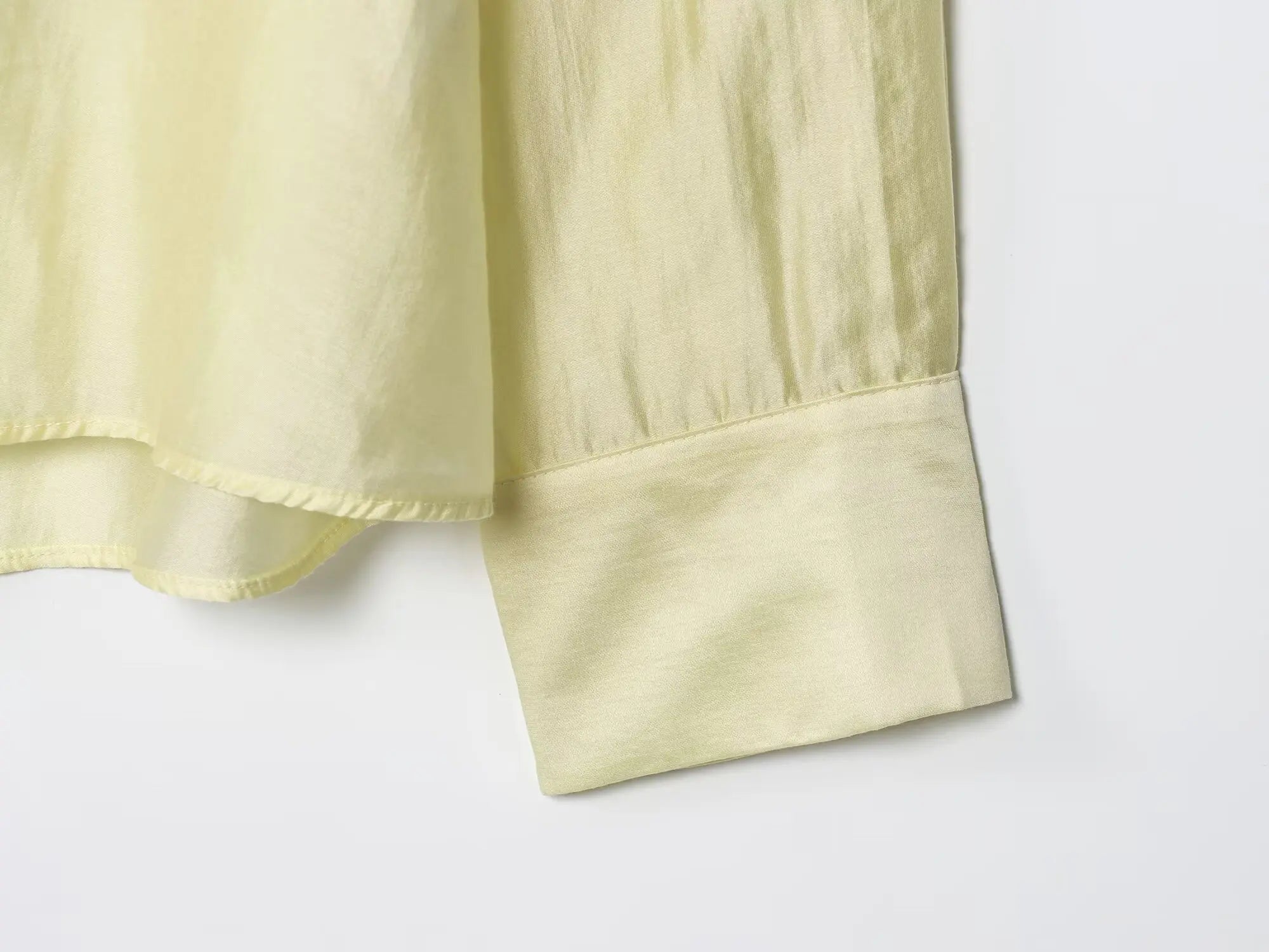 Bestickte Transparente Bluse mit Reverskragen - JWANOFFIZIELL