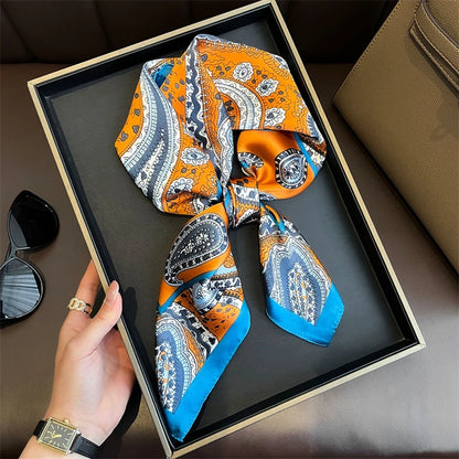 Luxuriöses Satin-Seidentuch Damen – Quadratisches Markentuch mit Blumenmuster