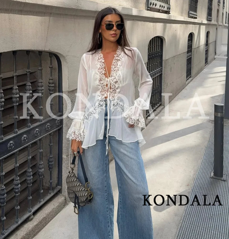 Elegantes Spitzen-Krochet-Shirt mit Rüschen & Schnürung – Transparentes Sommerbluse