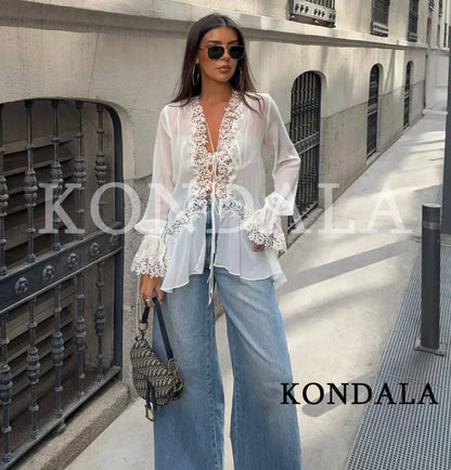 Elegantes Spitzen-Krochet-Shirt mit Rüschen & Schnürung – Transparentes Sommerbluse