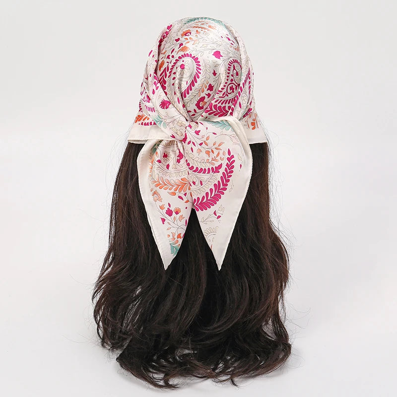 Boho Satin Seidentuch Damen – Quadratisches Kopftuch mit Blumen & Tropenmuster