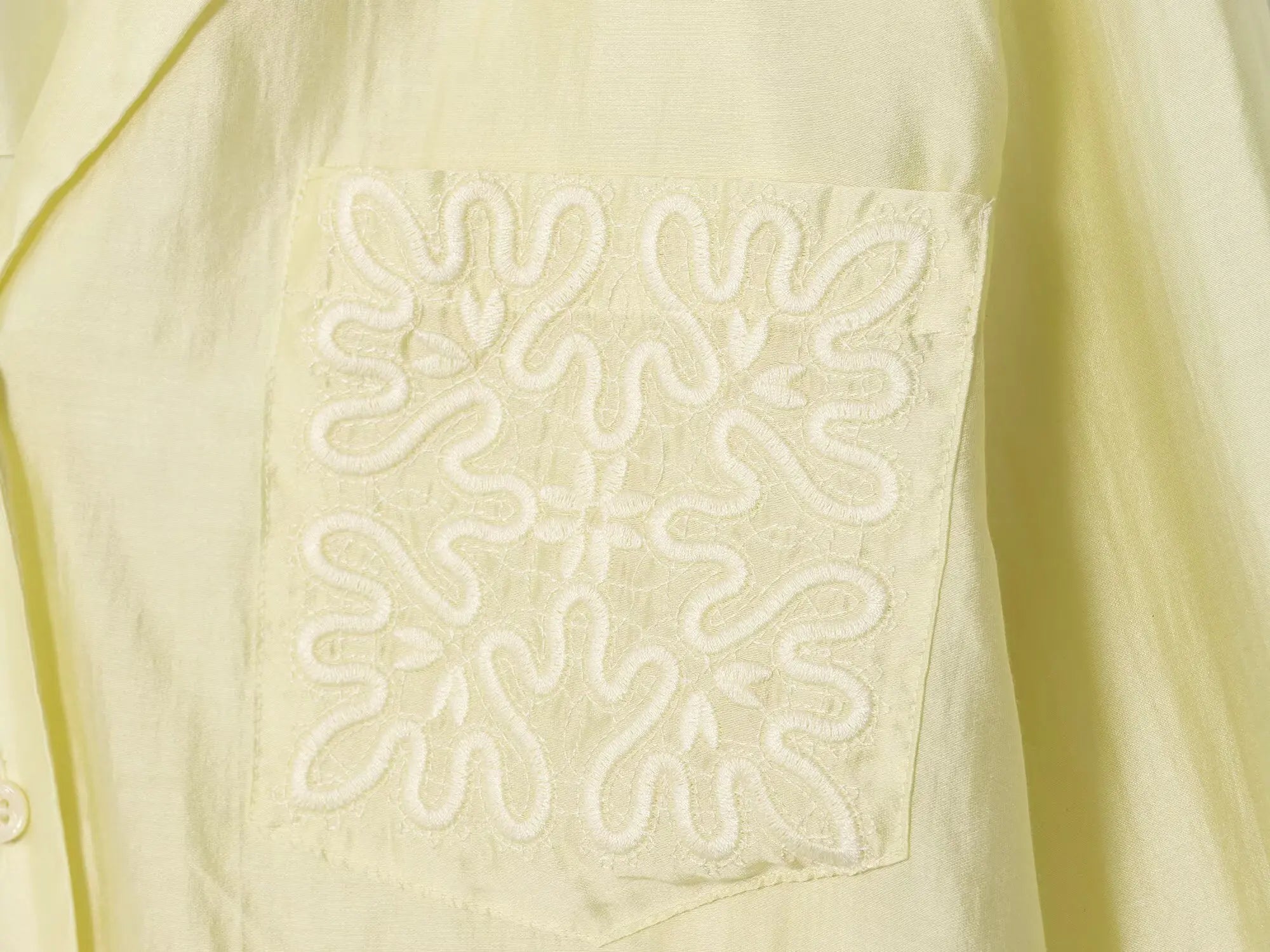 Bestickte Transparente Bluse mit Reverskragen - JWANOFFIZIELL