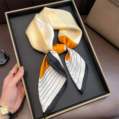 Luxuriöses Satin-Seidentuch Damen – Quadratisches Markentuch mit Blumenmuster
