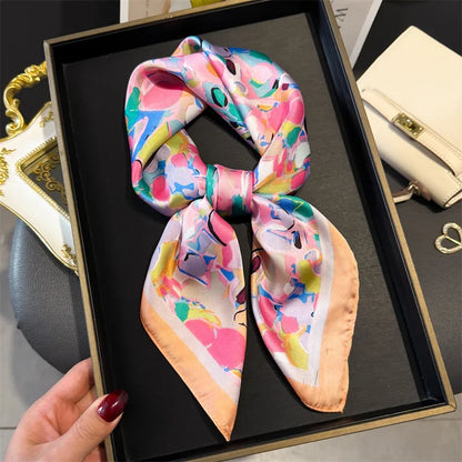 Luxuriöses Satin-Seidentuch Damen – Quadratisches Markentuch mit Blumenmuster