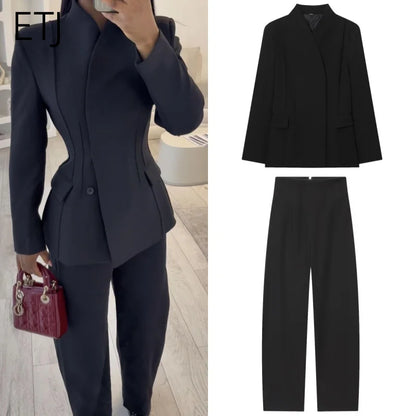 Eleganter Hosenanzug mit 3D-Schnitt & Hohem Kragen – Blazer & Hose Set