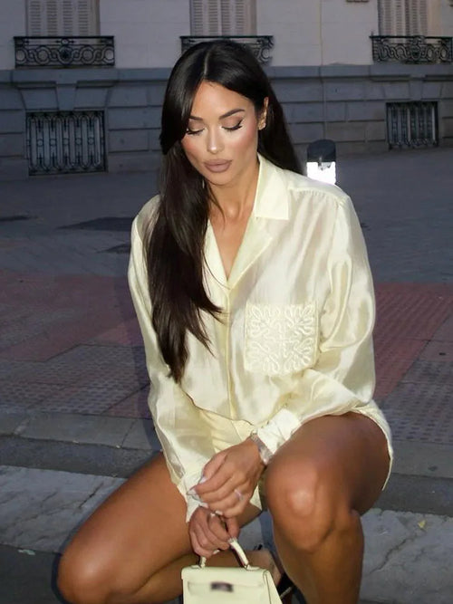 Bestickte Transparente Bluse mit Reverskragen - JWANOFFIZIELL