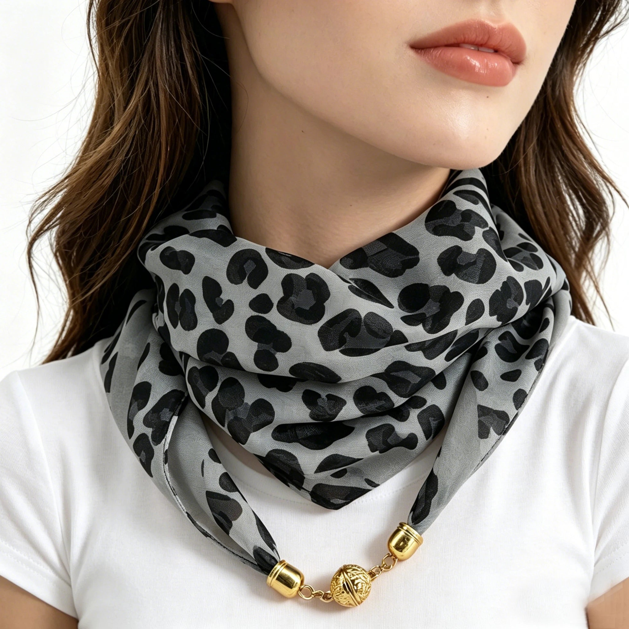 Leo-Print Chiffon-Halstuch mit Magnetverschluss - JWANOFFIZIELL