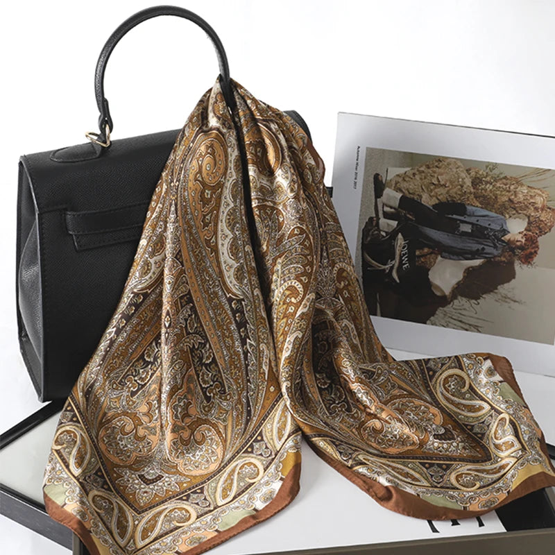 Luxuriöses Satin-Seidentuch Damen – Quadratisches Markentuch mit Blumenmuster