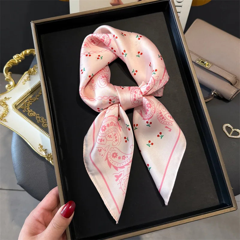 Luxuriöses Satin-Seidentuch Damen – Quadratisches Markentuch mit Blumenmuster