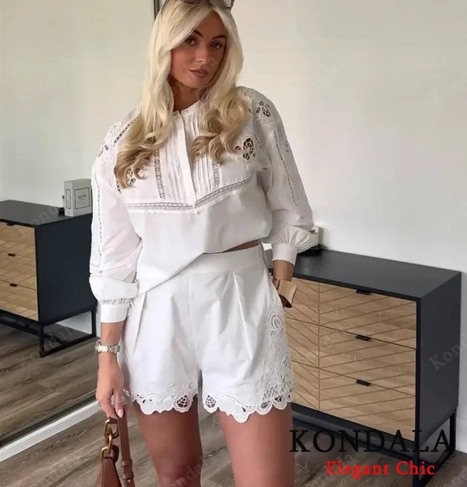 Romantisches Stickerei-Set in Weiß – Lockeres Hemd & Spitzen-Shorts