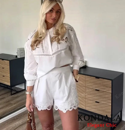 Romantisches Stickerei-Set in Weiß – Lockeres Hemd & Spitzen-Shorts