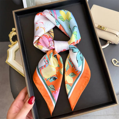 Luxuriöses Satin-Seidentuch Damen – Quadratisches Markentuch mit Blumenmuster