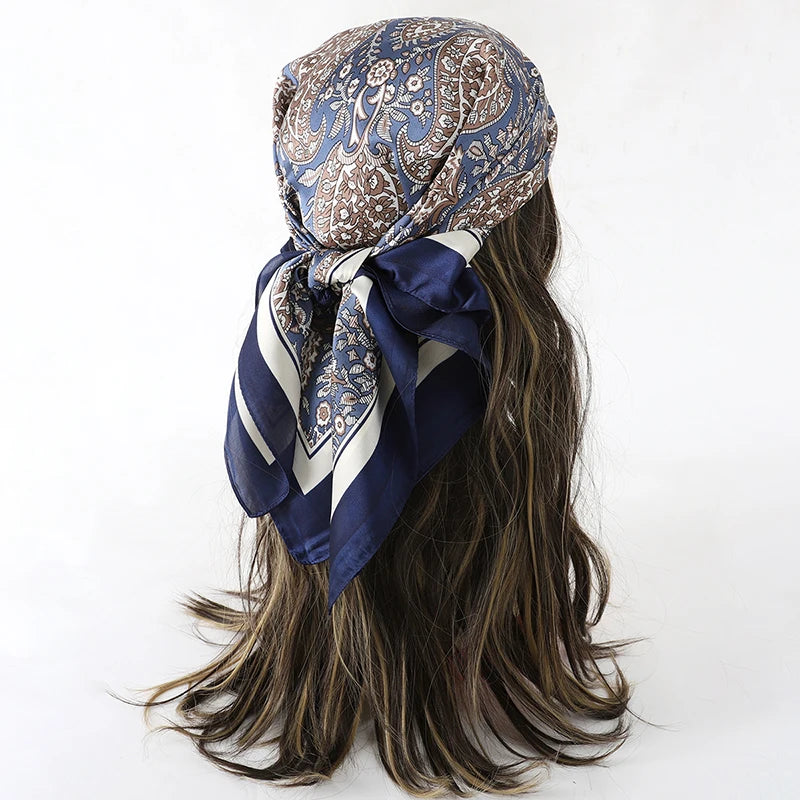 Boho Satin Seidentuch Damen – Quadratisches Kopftuch mit Blumen & Tropenmuster