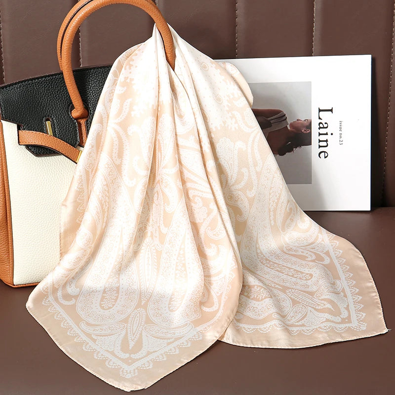 Luxuriöses Satin-Seidentuch Damen – Quadratisches Markentuch mit Blumenmuster