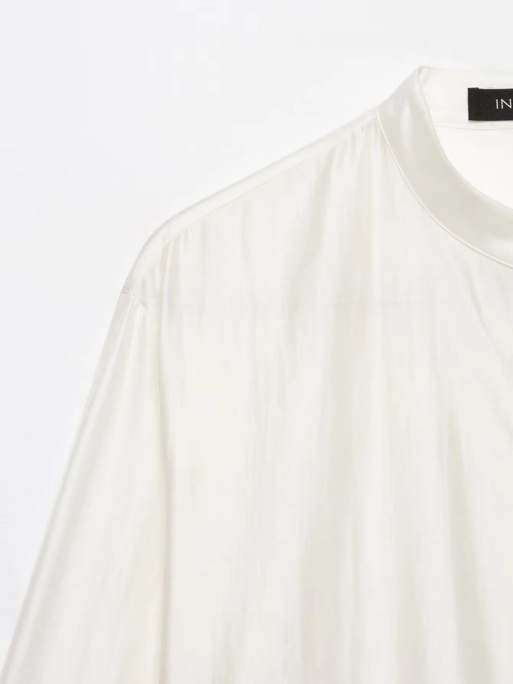 Bestickte Satin-Bluse mit Stehkragen - JWANOFFIZIELL