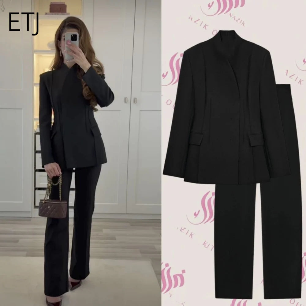 Eleganter Hosenanzug mit 3D-Schnitt & Hohem Kragen – Blazer & Hose Set