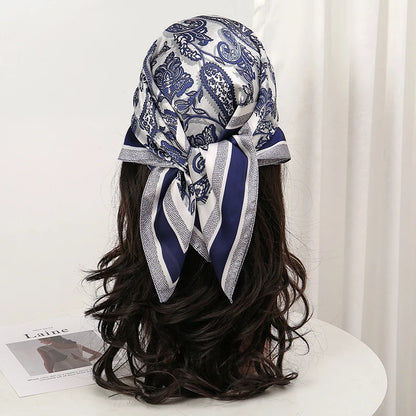 Boho Satin Seidentuch Damen – Quadratisches Kopftuch mit Blumen & Tropenmuster