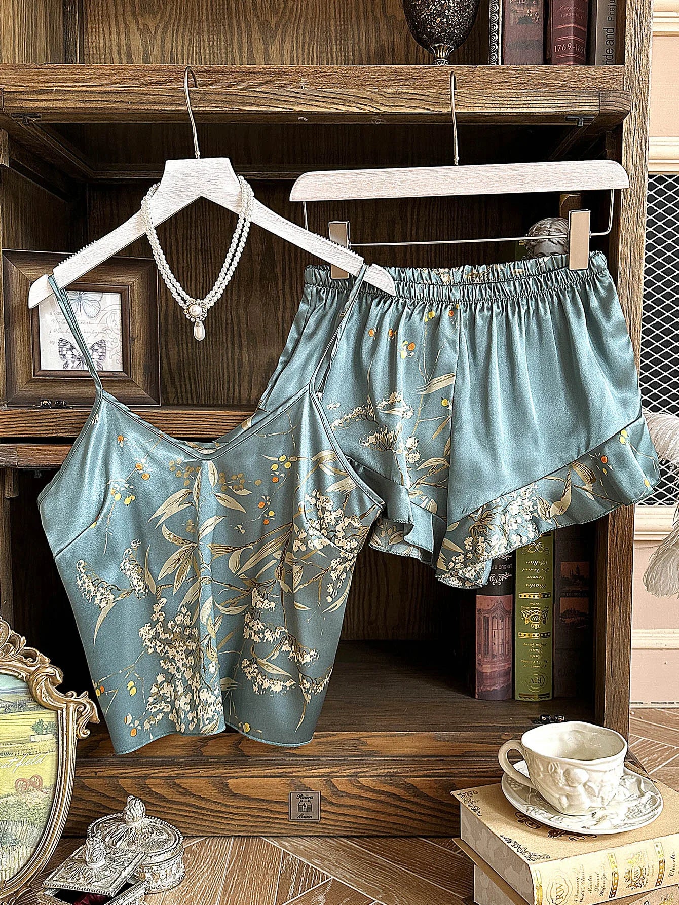Damen Schlafanzug mit Kirschprint Cami Top & Shorts Vintage