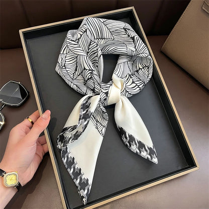 Luxuriöses Satin-Seidentuch Damen – Quadratisches Markentuch mit Blumenmuster