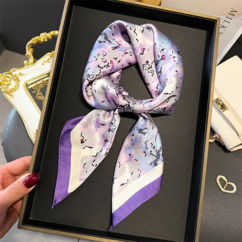 Luxuriöses Satin-Seidentuch Damen – Quadratisches Markentuch mit Blumenmuster
