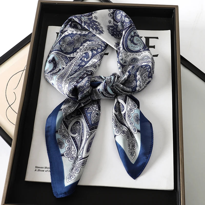 Luxuriöses Satin-Seidentuch Damen – Quadratisches Markentuch mit Blumenmuster