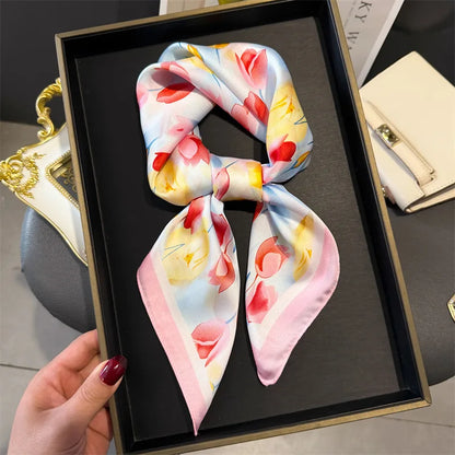 Luxuriöses Satin-Seidentuch Damen – Quadratisches Markentuch mit Blumenmuster