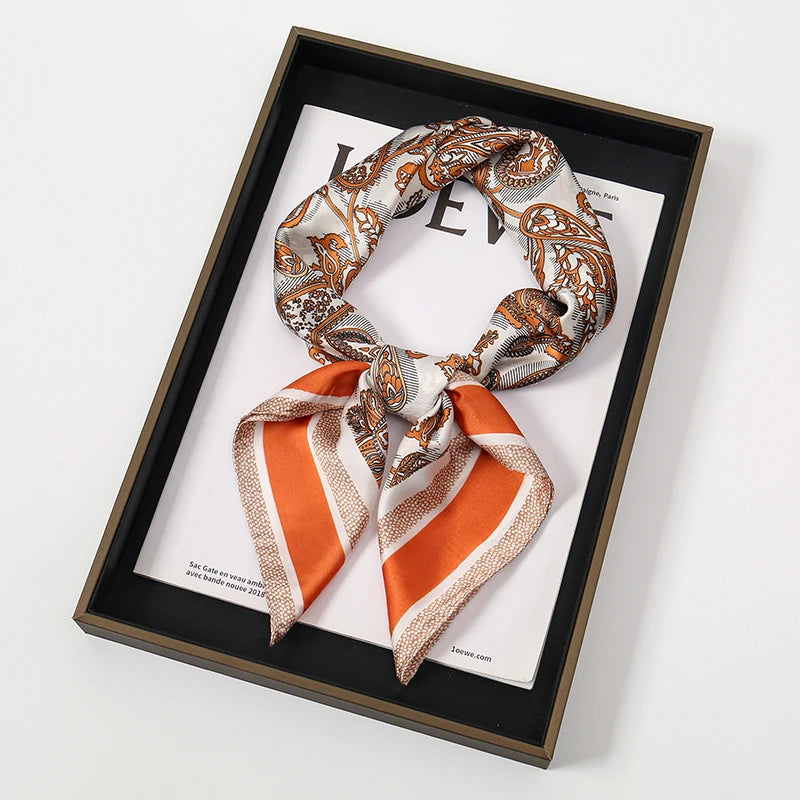 Luxuriöses Satin-Seidentuch Damen – Quadratisches Markentuch mit Blumenmuster