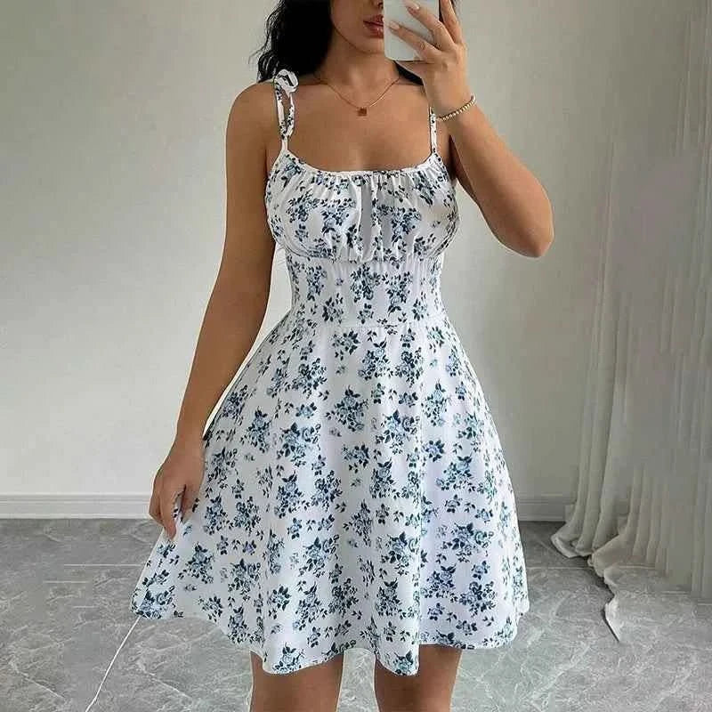 Blumen Strandkleid in Weiß - JWANOFFIZIELL