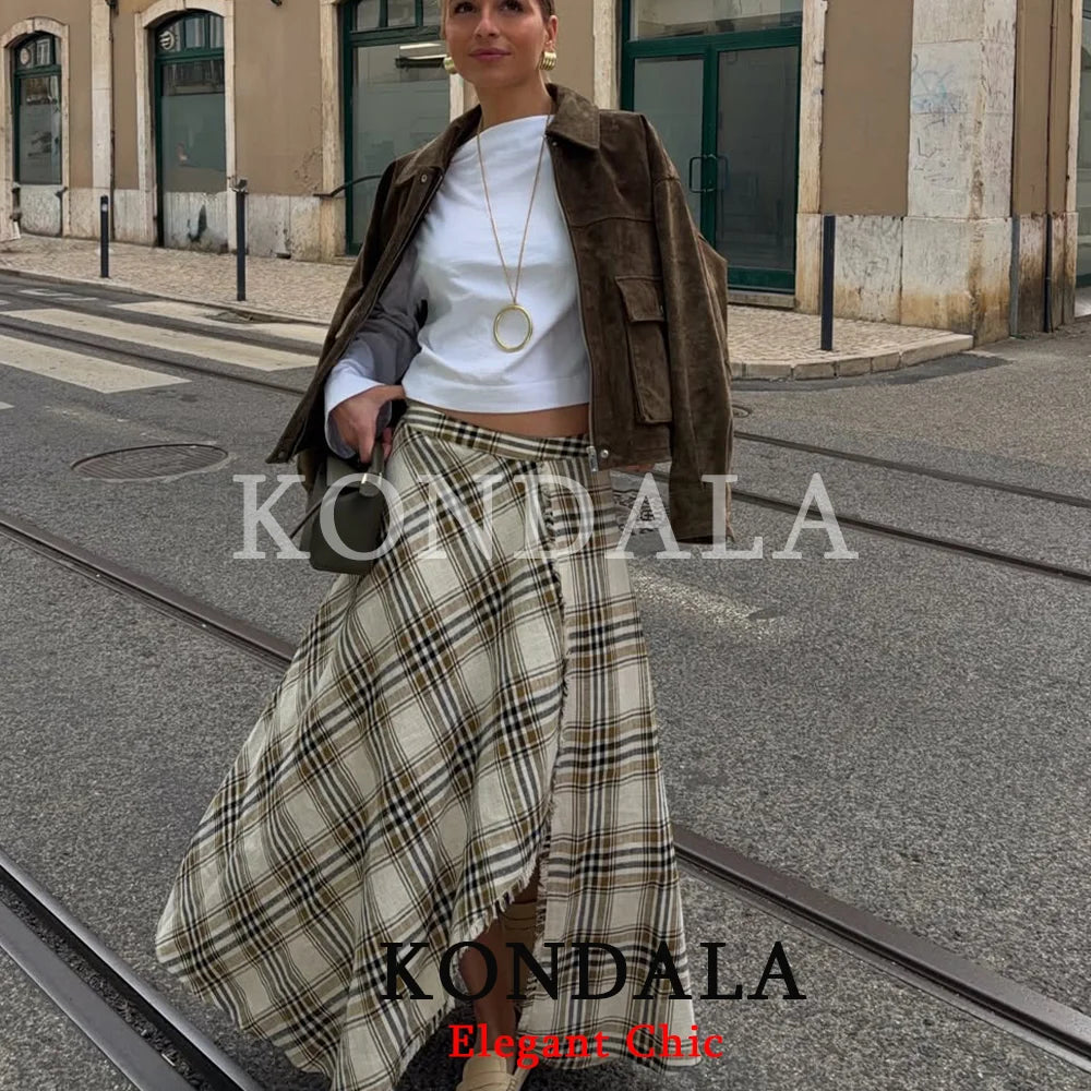 Asymmetrischer Karo Midi-Rock mit Schlitz – Trendiger Streetwear-Look