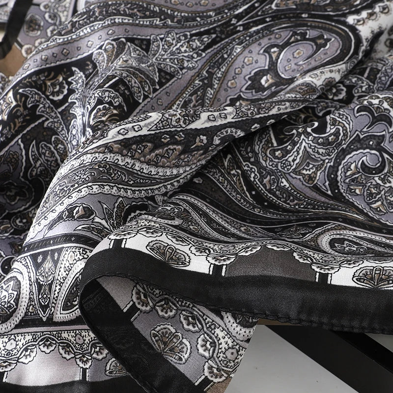 Luxuriöses Satin-Seidentuch Damen – Quadratisches Markentuch mit Blumenmuster