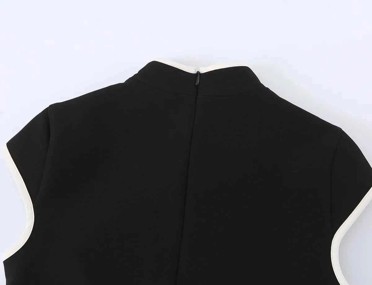 Cut-Out Mini Kleid