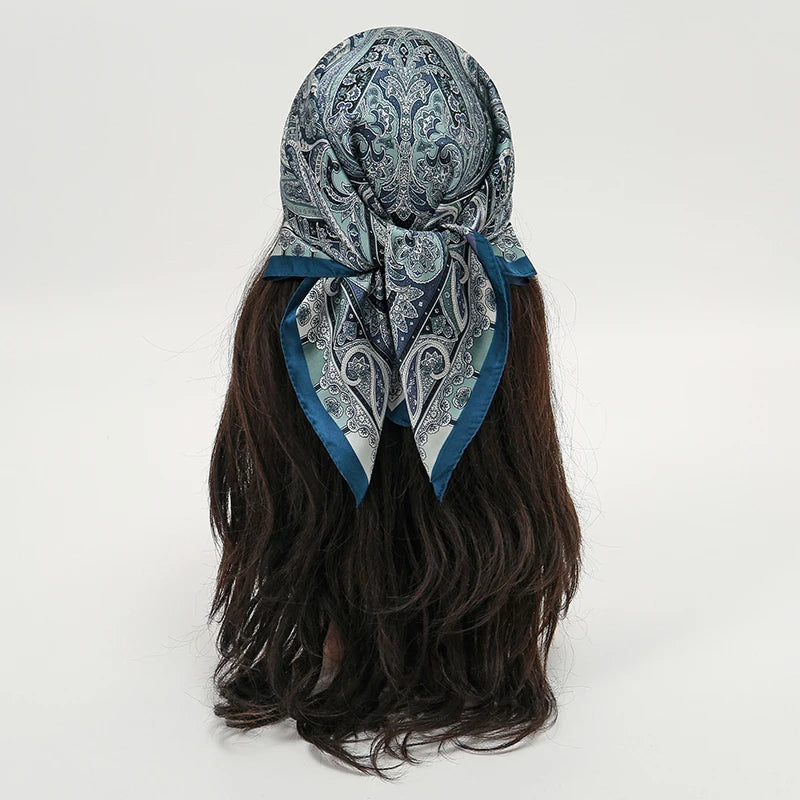 Boho Satin Seidentuch Damen – Quadratisches Kopftuch mit Blumen & Tropenmuster
