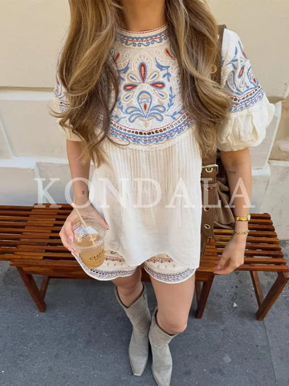 Elegantes Stickerei-Set – Lässiges Hemd & Mini-Shorts für den Sommer