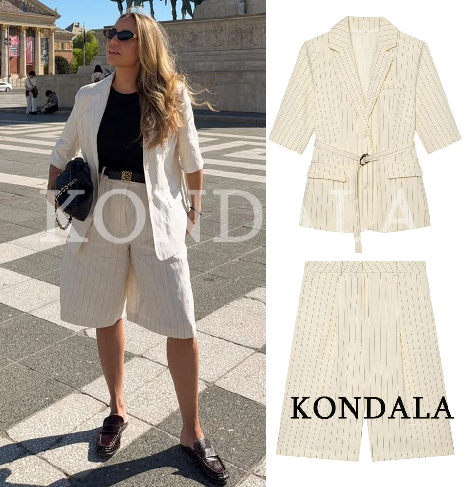 Trendiges Blazer-Set mit Streifenmuster & Gürtel – Blazer & Shorts für den Sommer