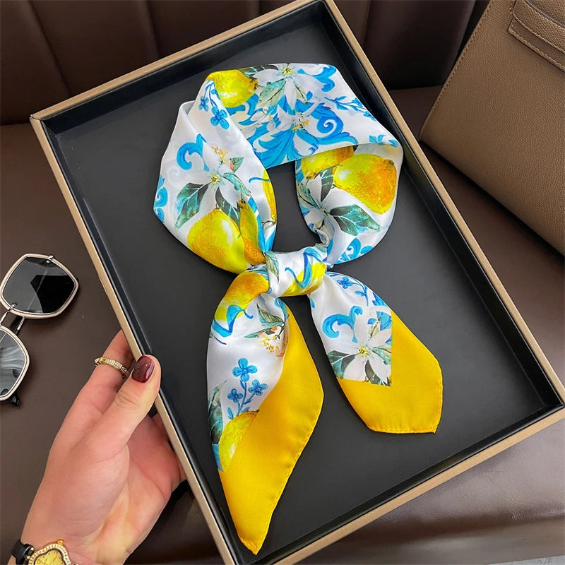 Luxuriöses Satin-Seidentuch Damen – Quadratisches Markentuch mit Blumenmuster