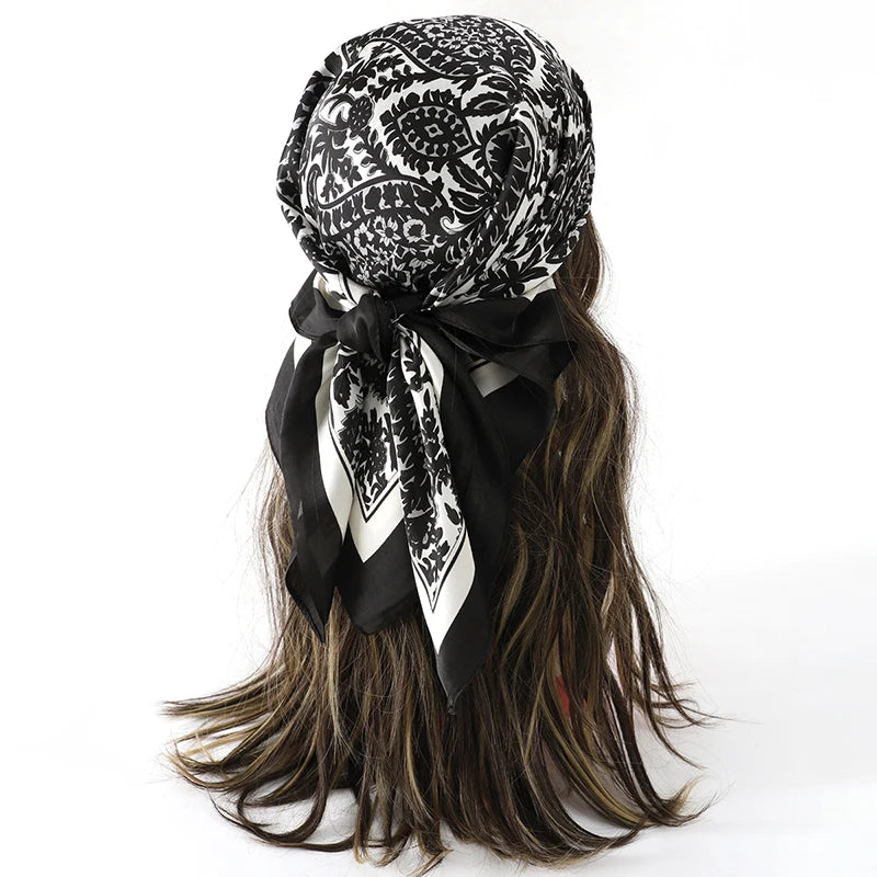 Boho Satin Seidentuch Damen – Quadratisches Kopftuch mit Blumen & Tropenmuster