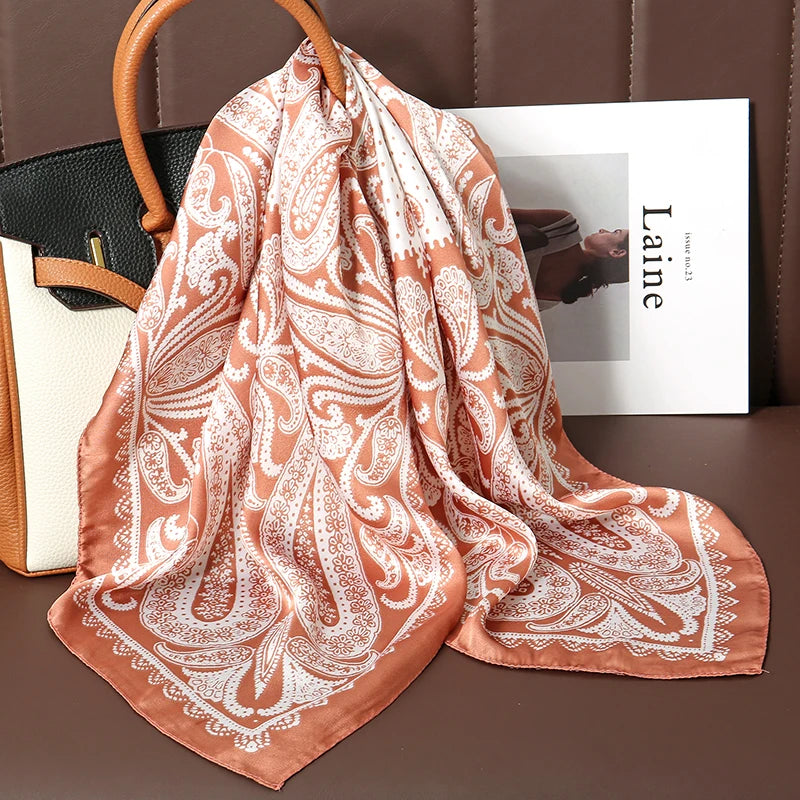 Luxuriöses Satin-Seidentuch Damen – Quadratisches Markentuch mit Blumenmuster