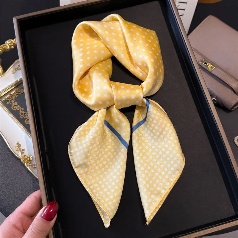 Luxuriöses Satin-Seidentuch Damen – Quadratisches Markentuch mit Blumenmuster