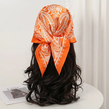Boho Satin Seidentuch Damen – Quadratisches Kopftuch mit Blumen & Tropenmuster