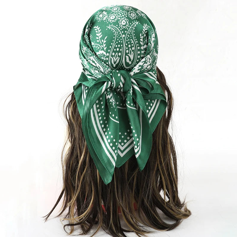 Boho Satin Seidentuch Damen – Quadratisches Kopftuch mit Blumen & Tropenmuster