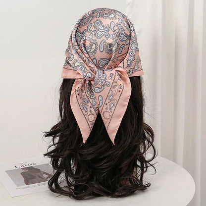 Boho Satin Seidentuch Damen – Quadratisches Kopftuch mit Blumen & Tropenmuster