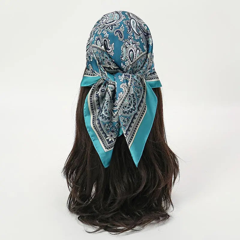 Boho Satin Seidentuch Damen – Quadratisches Kopftuch mit Blumen & Tropenmuster