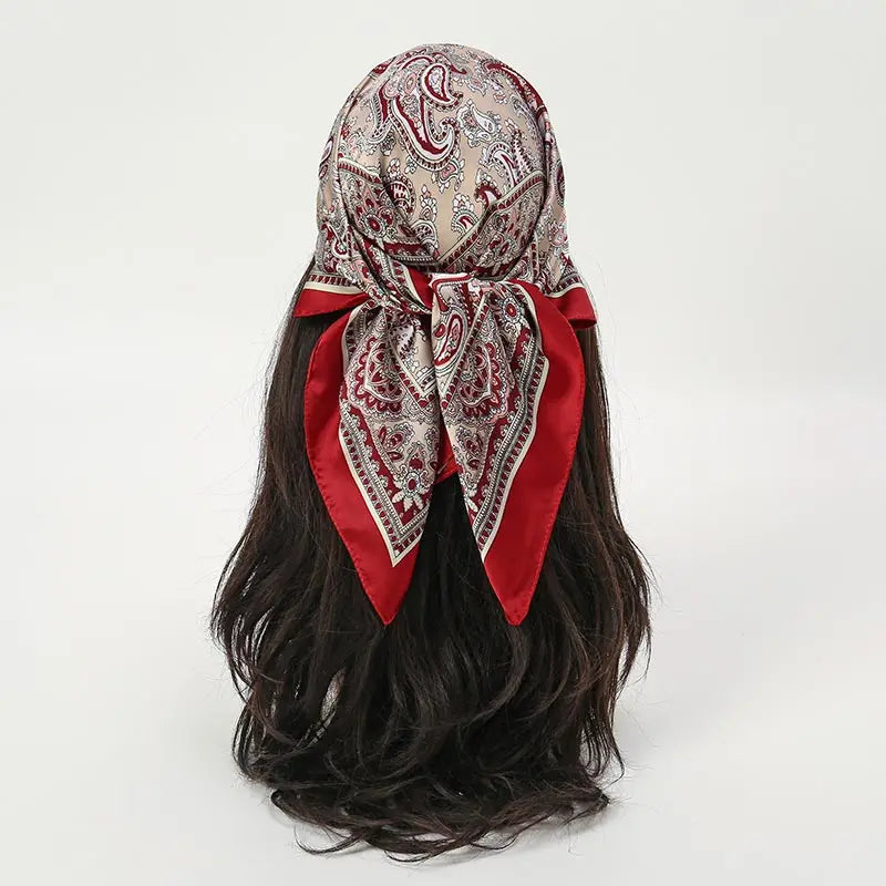 Boho Satin Seidentuch Damen – Quadratisches Kopftuch mit Blumen & Tropenmuster
