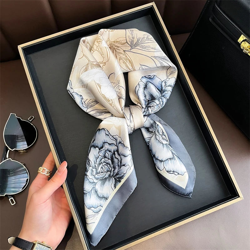 Luxuriöses Satin-Seidentuch Damen – Quadratisches Markentuch mit Blumenmuster