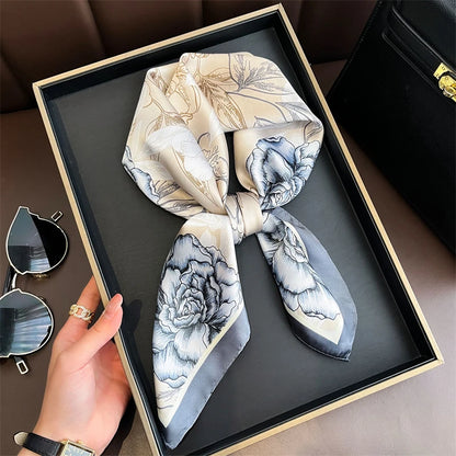 Luxuriöses Satin-Seidentuch Damen – Quadratisches Markentuch mit Blumenmuster